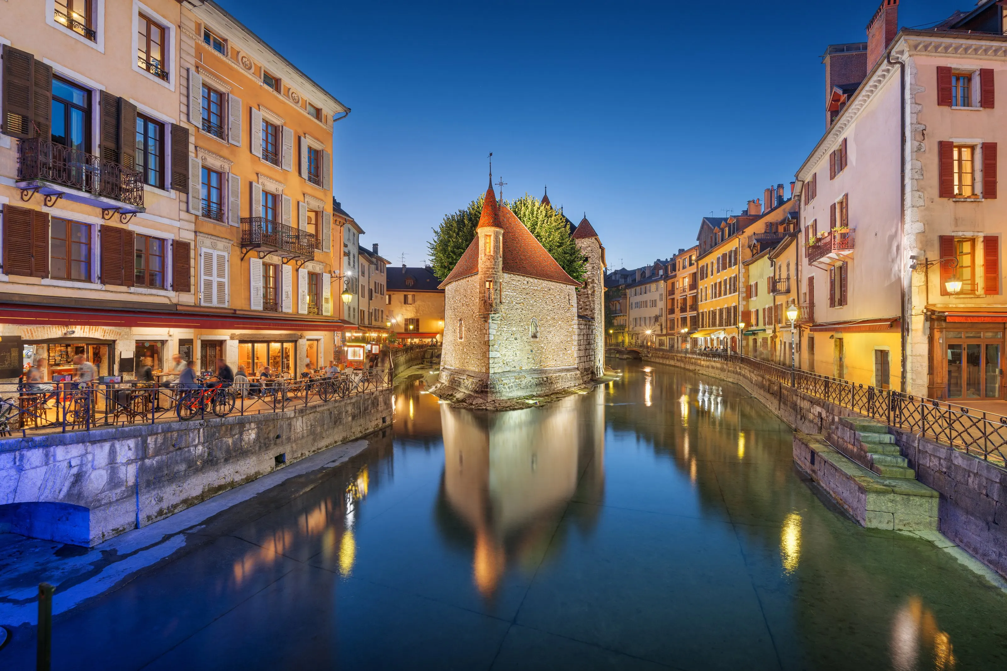 Le palais de l'Isle et les canaux d'Annecy
