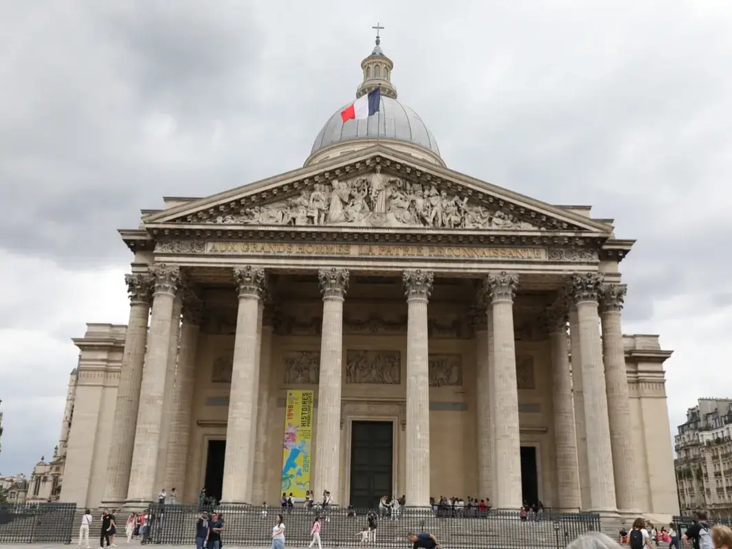 The Panthéon and its sculpted pediment