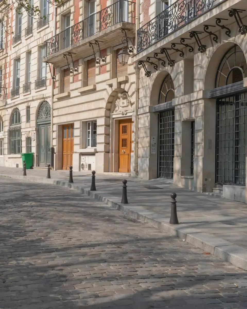 Cobbled street and Haussmannian façades