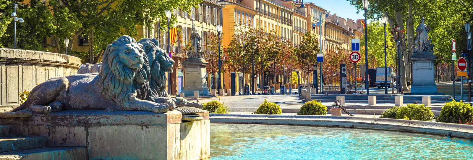 A fonte da Rotonde e o cours Mirabeau em Aix-en-Provence
