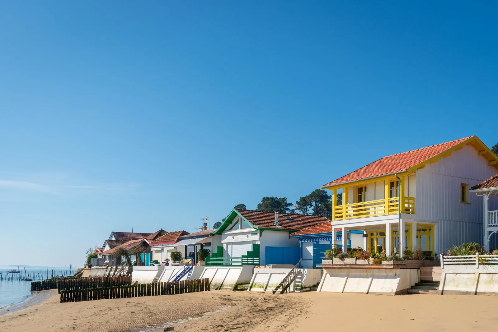 The colourful huts of an oyster-farming village on Cap Ferret