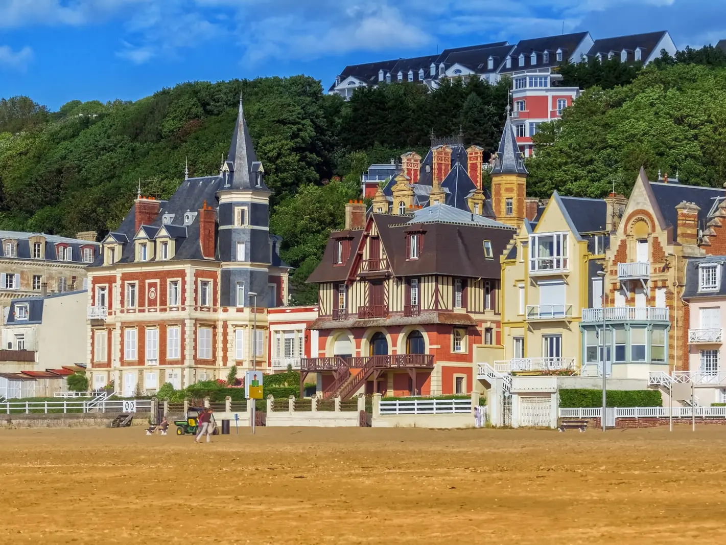 Les villas anglo-normandes à colombages et tourelles