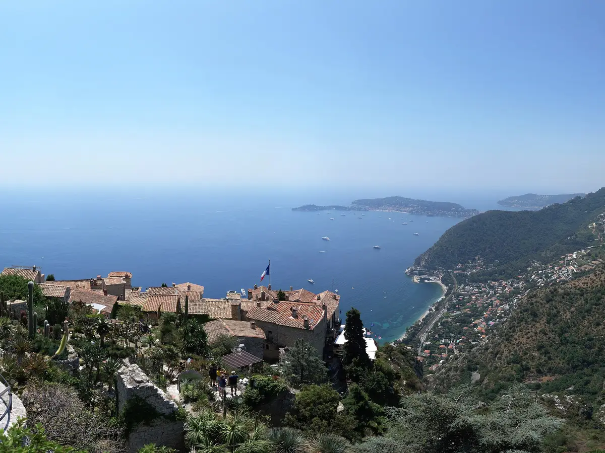 The hilltop village of Èze and its exotic garden above the Mediterranean
