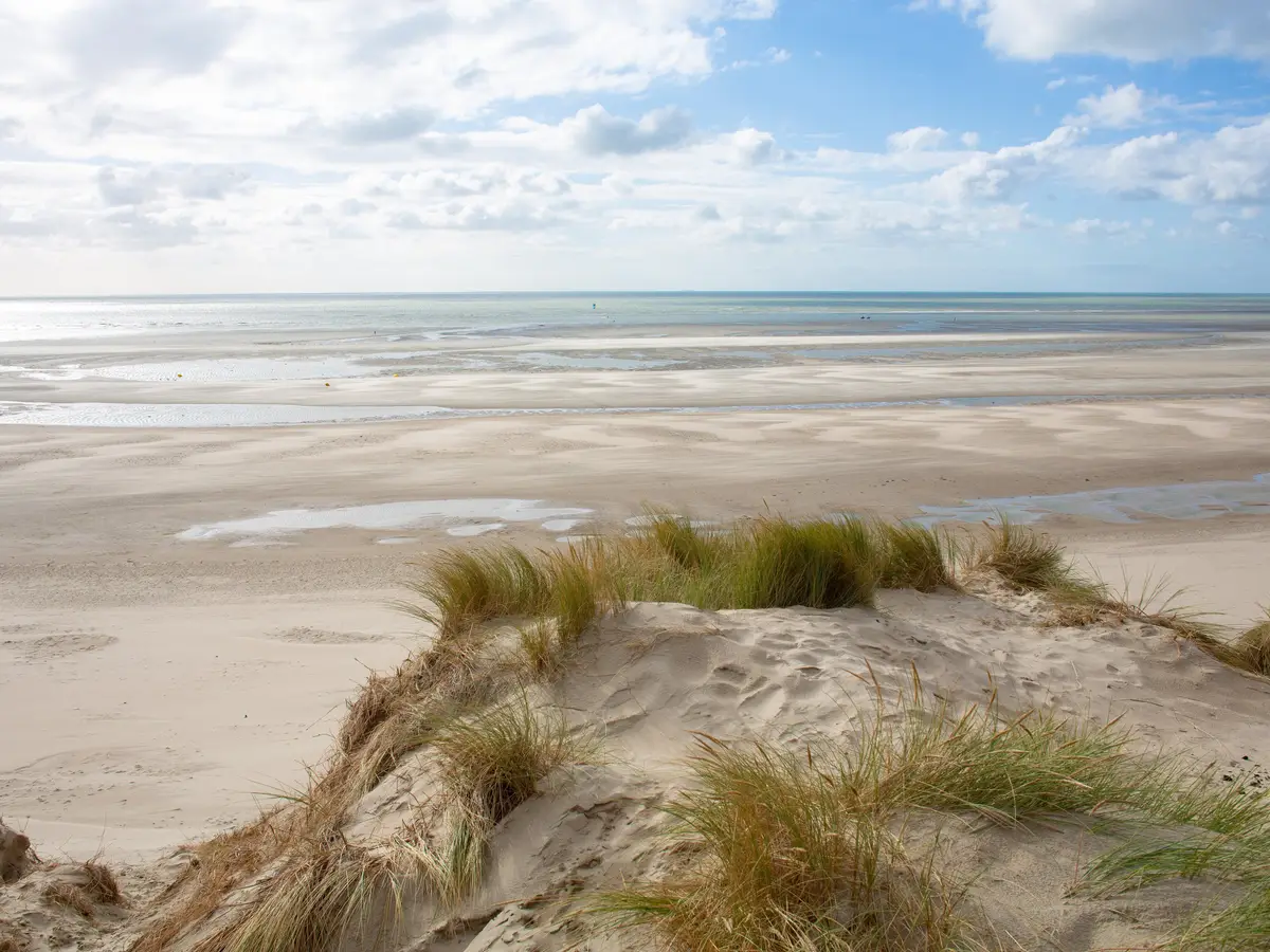 As dunas e a grande praia na maré baixa, em Le Touquet-Paris-Plage