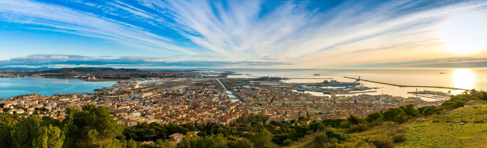 Sète seen from Mont Saint-Clair, between the Thau lagoon and the sea, in low sunlight