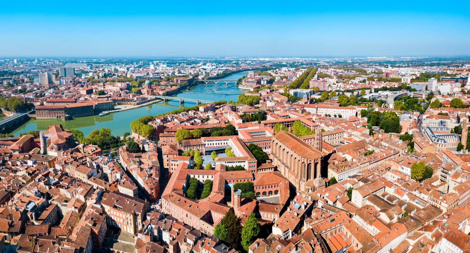 La ville rose et la Garonne vues du ciel