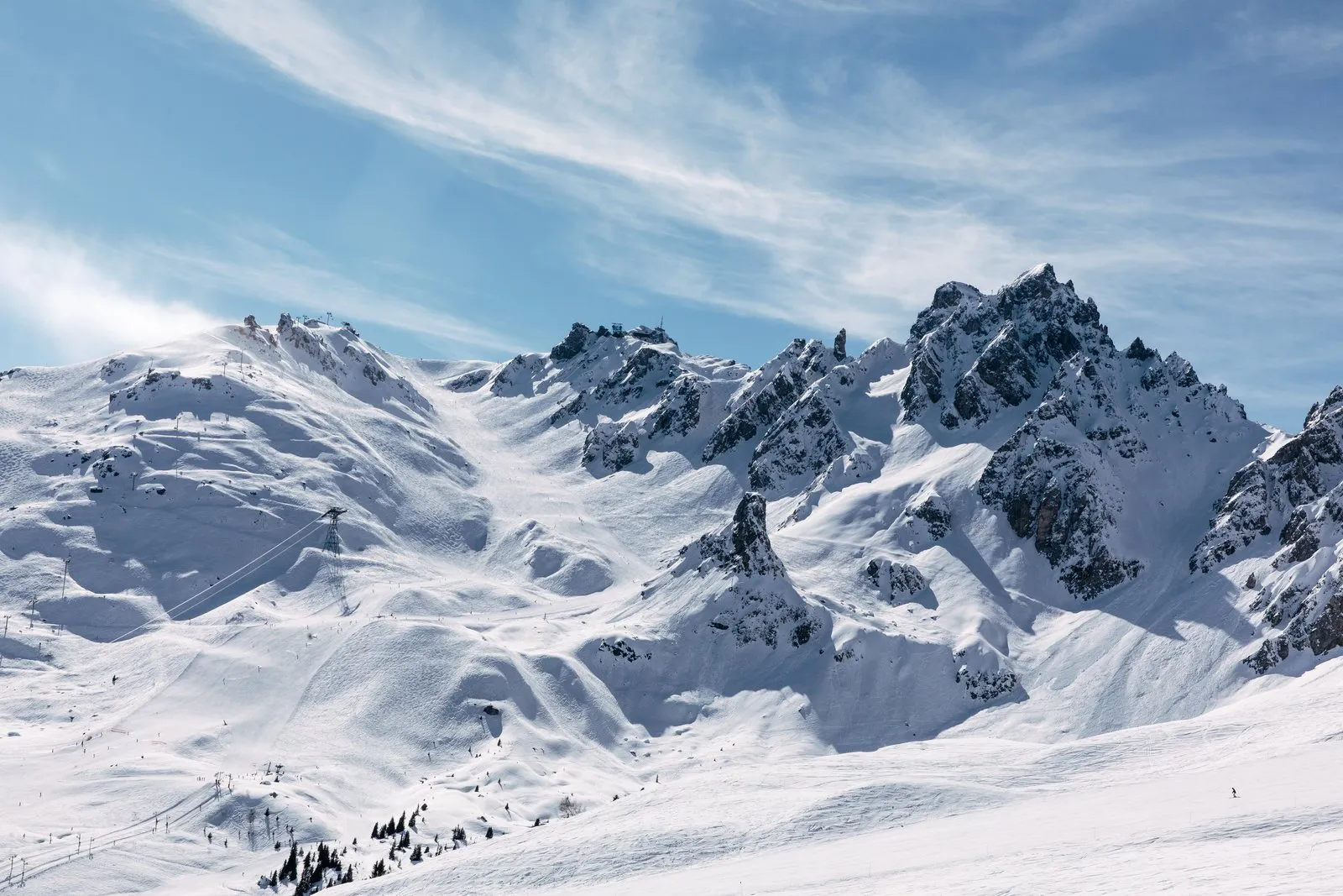 La station de Courchevel sous la neige