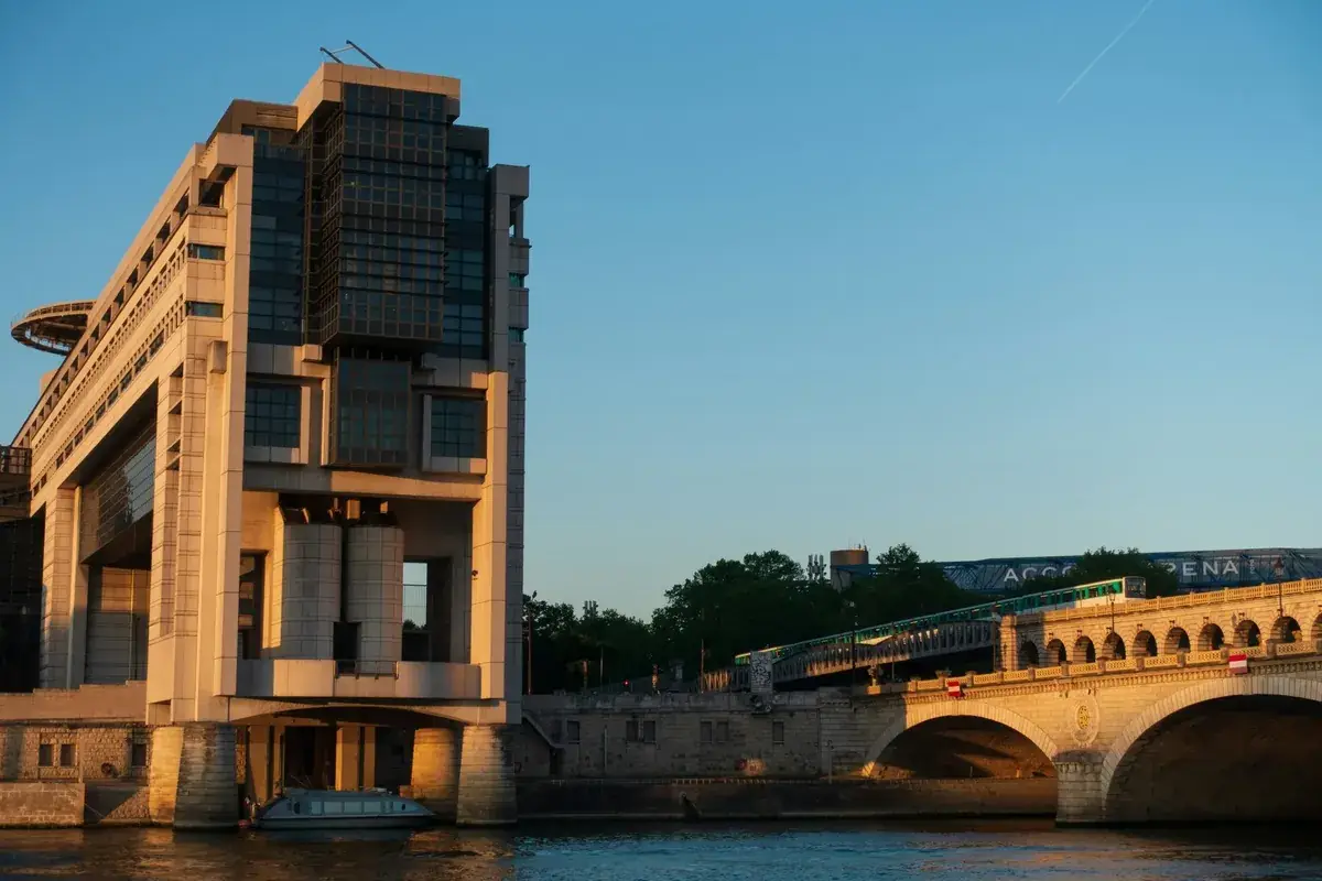 Pont de Bercy dans le 12e arrondissement de Paris